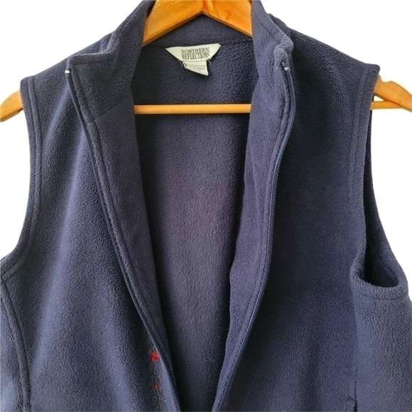 BLUE Fleece Zip Vest Embroidered Carolers Holly Berry Size L Northern Reflection - Picture 4 of 9